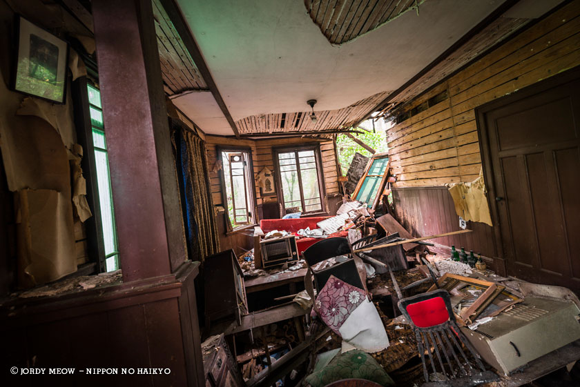 nippon no haikyo, beau livre japon, lieux abandonnés, lieu abandonné, urbex, maison, villa