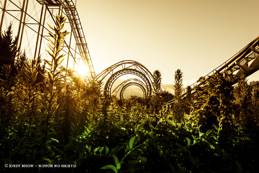 nippon no haikyo, beau livre japon, lieux abandonnés, lieu abandonné, urbex, nara dreamland, parc d'attraction, roller coaster