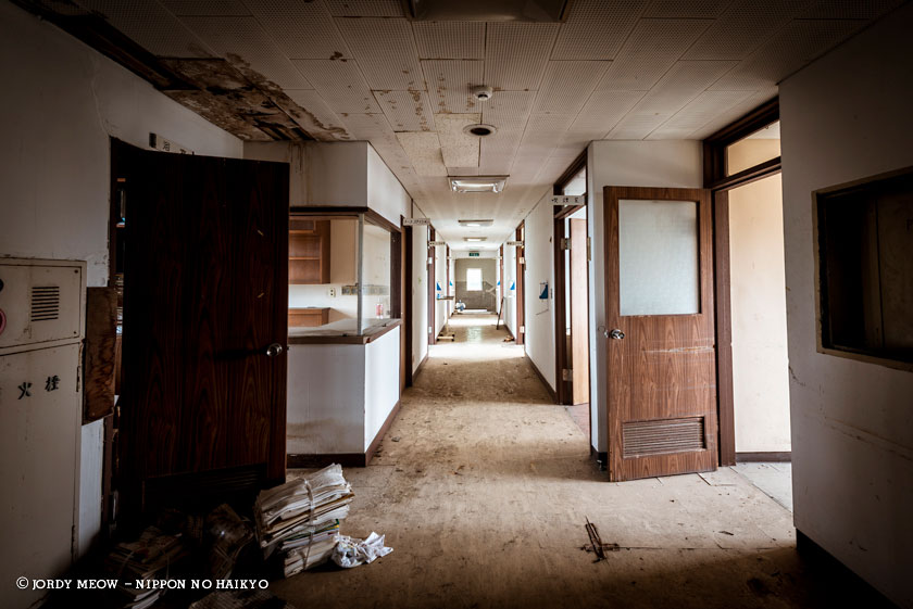 nippon no haikyo, beau livre japon, lieux abandonnés, lieu abandonné, urbex, clinique, hopital, zombie, walking dead